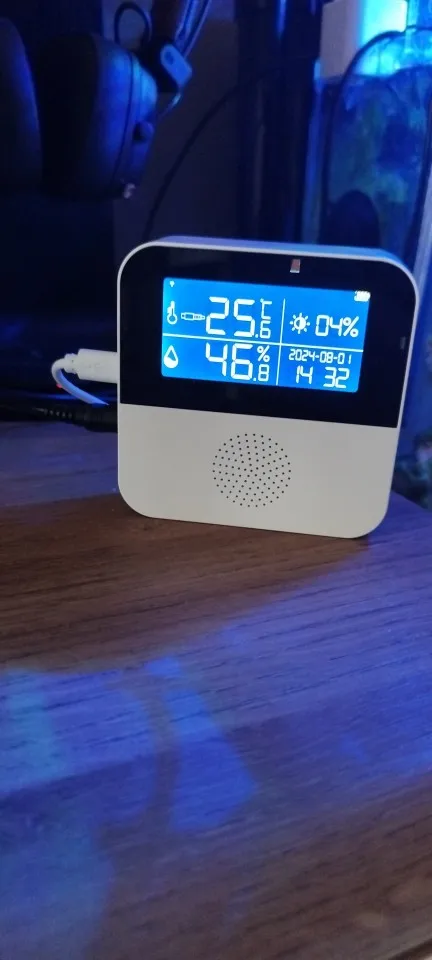 Ruumi USB-termomeeter - Tuya nutikas WiFi temperatuuri- ja niiskusandur LCD-ekraaniga, fotoülevaade