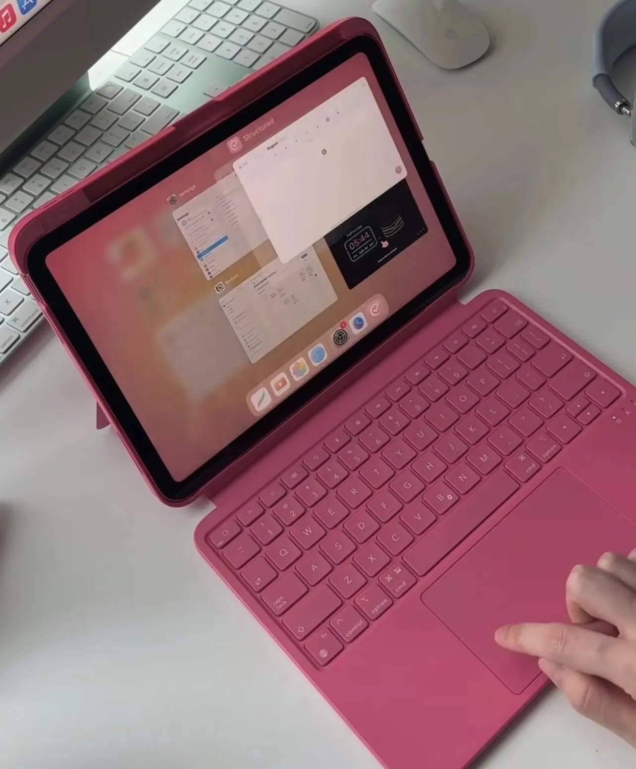 ESR FLEX 着脱式キーボードケース for iPad (A16 / 第10世代) : Mycase