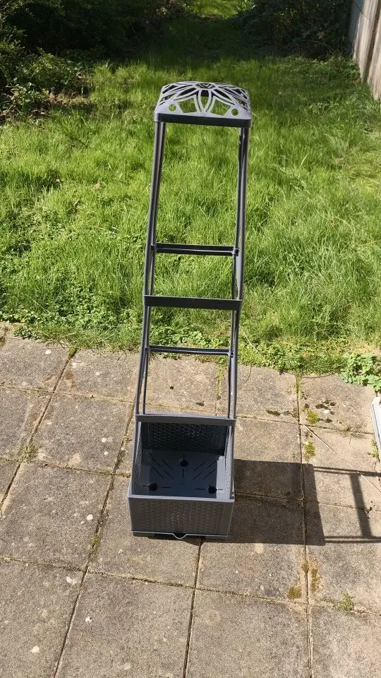 Tomato tower with self watering planting box and trellis - for climbing plants, indoor and outdoor garden support 1 set photo review