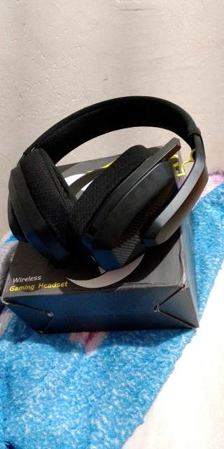BINNUNE BW06 2.4GHz Wireless Gaming Headset with Mic for PS5 PS4 PC Mac Playstation Bluetooth Gaming headphone with Microphone photo review