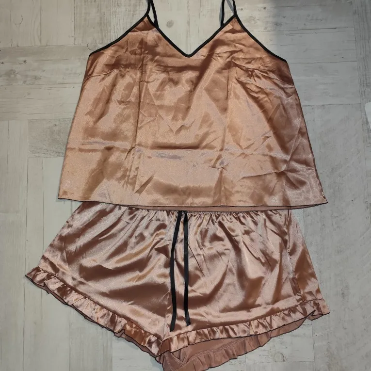 Luxurious Plus Size Silk Satin Pajama Set for Summer Nights photo review