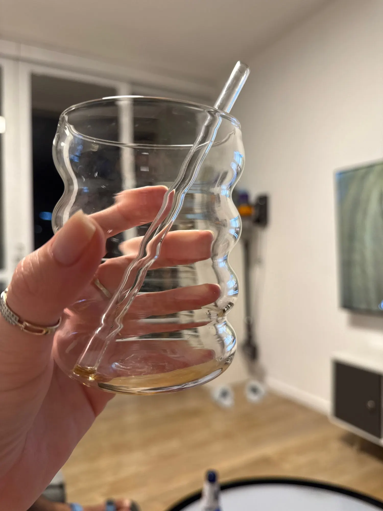 Leeseph 4Pcs Creative Glass Cups Coffee Mug Vintage Drinking Glasses Ribbed Glassware Aesthetic Cups with Straws Set photo review