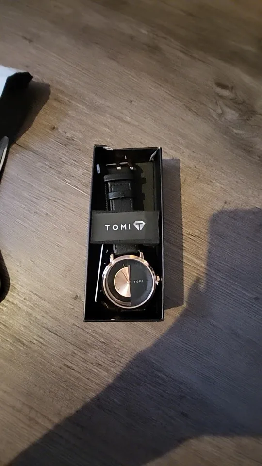 Sleek Hollow Design Quartz Watch photo review