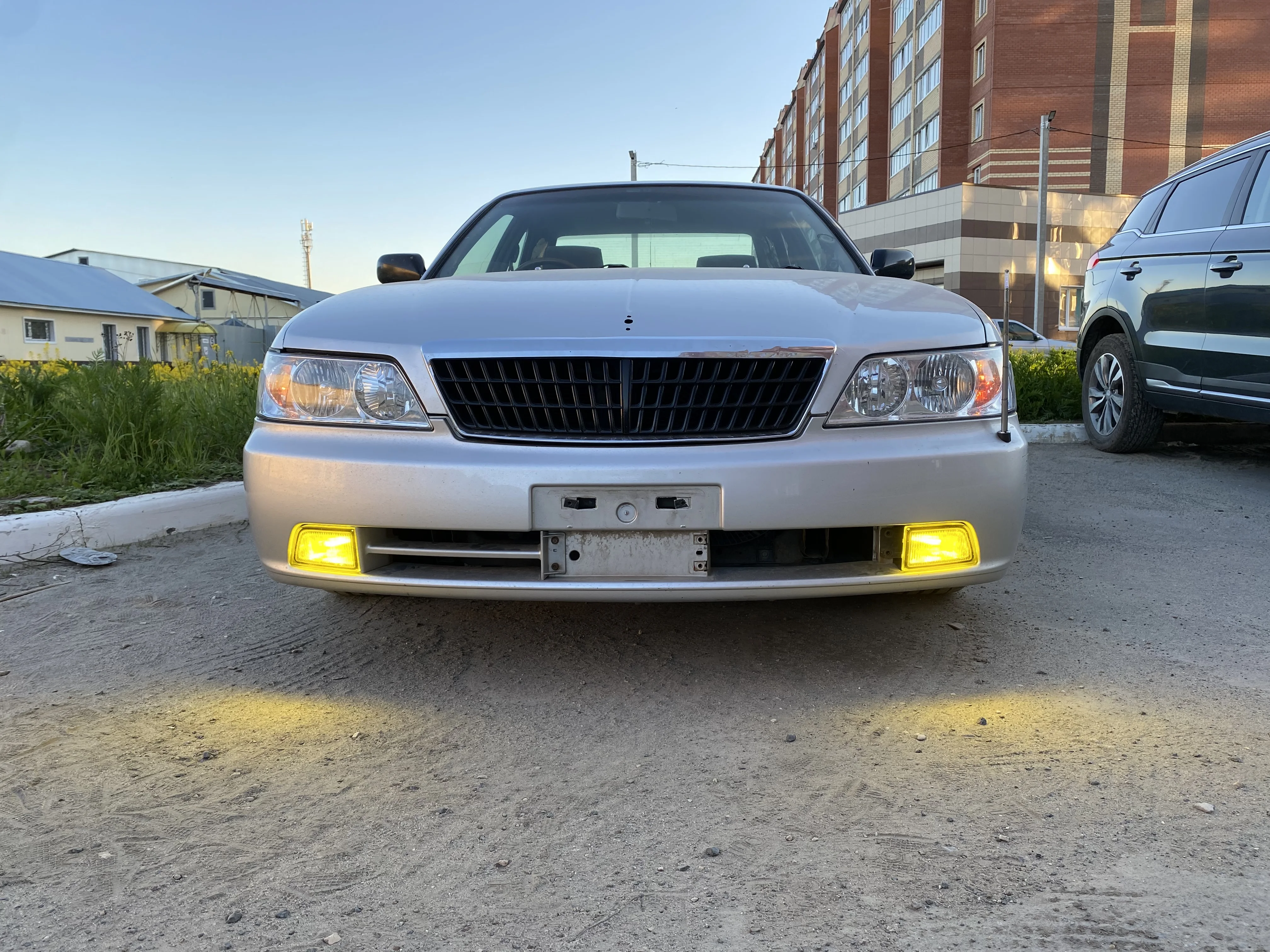 Купить Фару Ниссан Лаурель