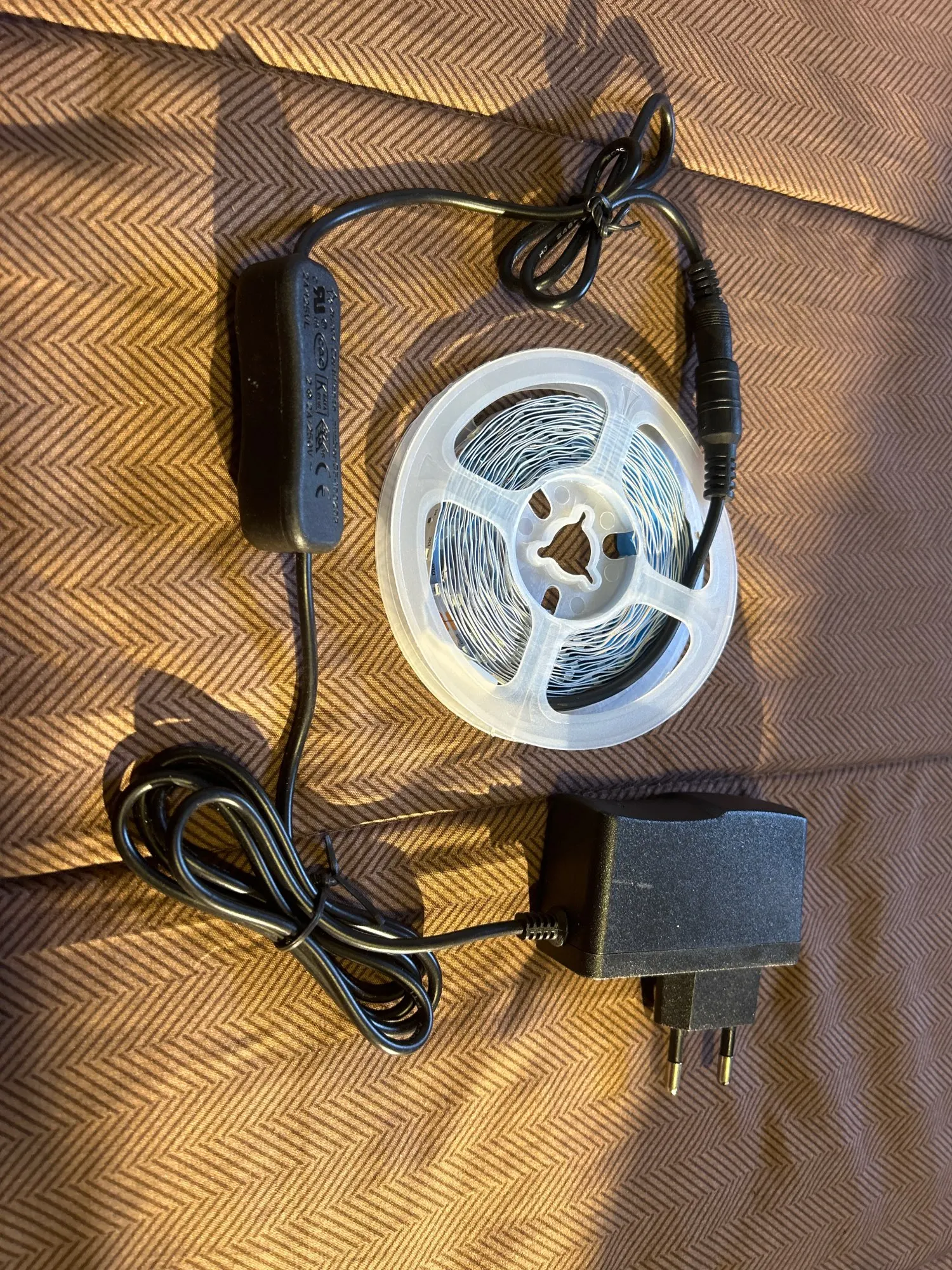 2835 SMD UV DC 12V 5M LED Light Strip Ultraviolet Strip Light photo review