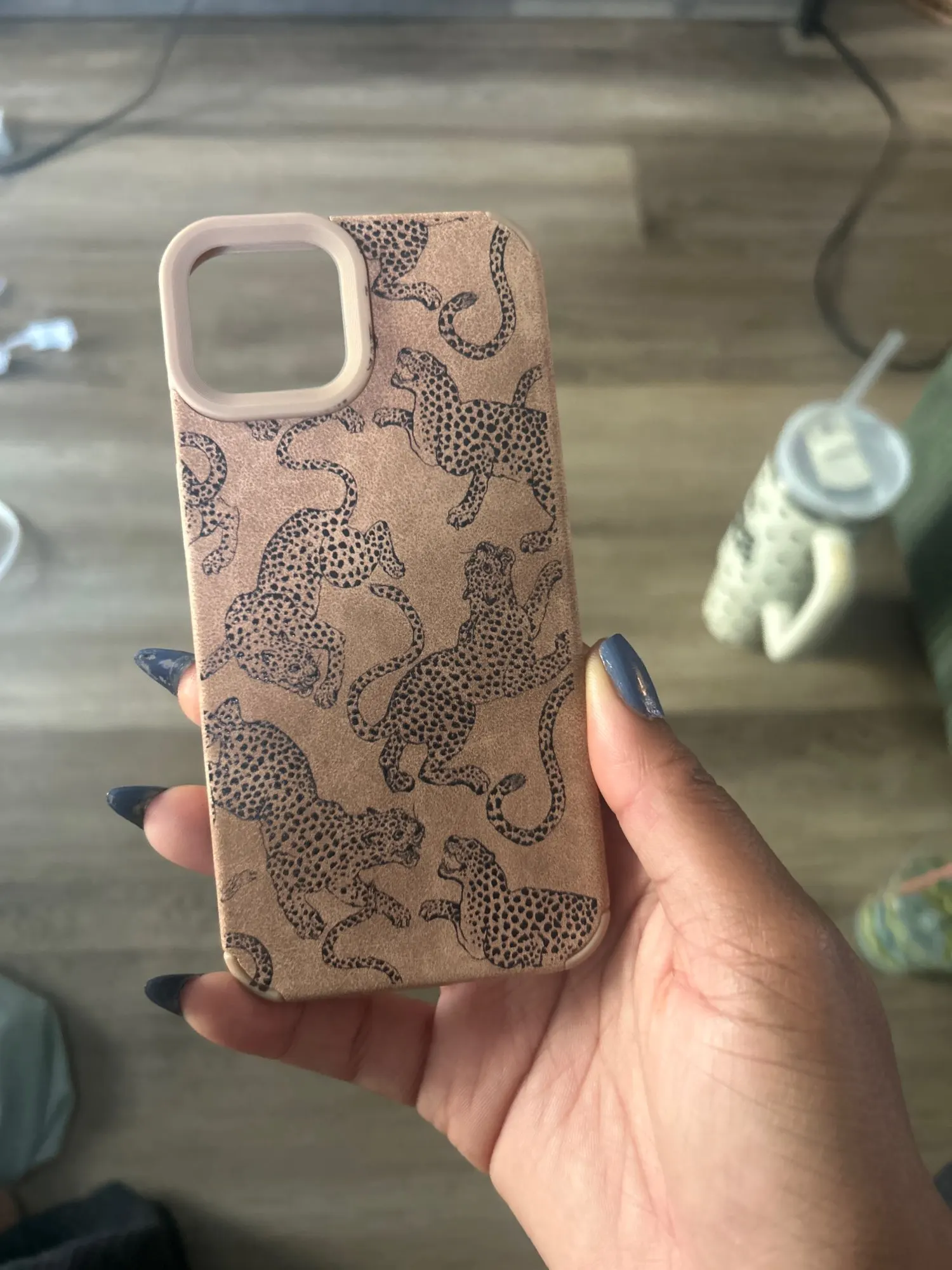 Capa iPhone Leopardo em Couro Bonded Antichoques - Horiginex