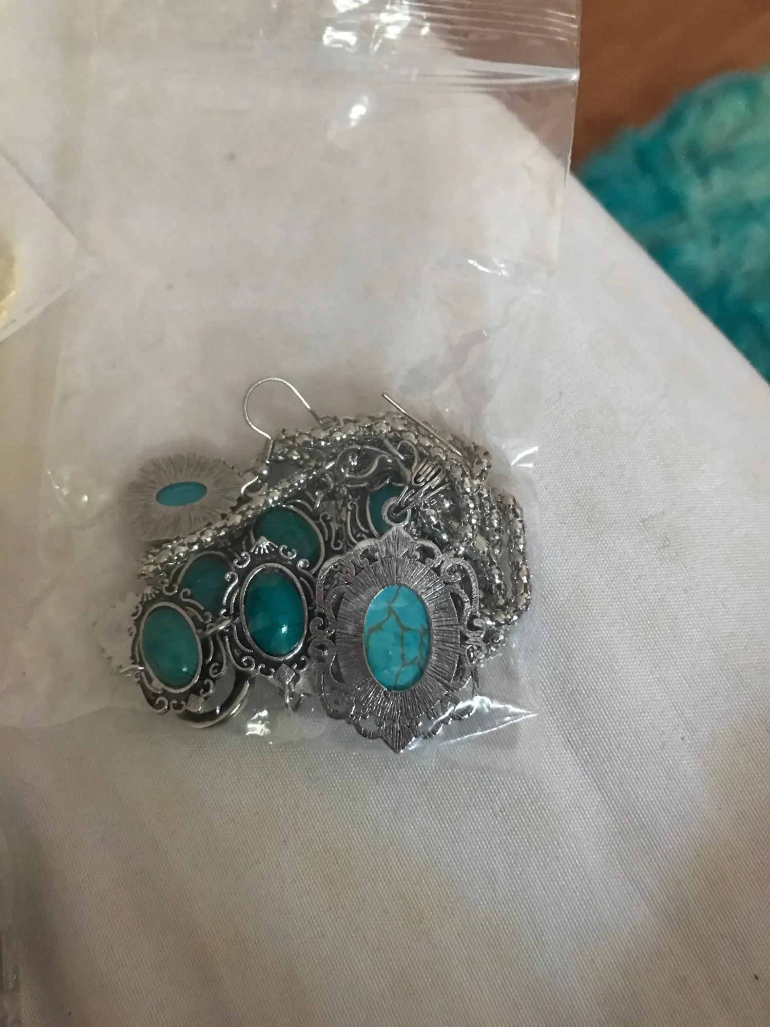 Turquoise Jewellery Set | Bracelet, Necklace & Earrings photo review