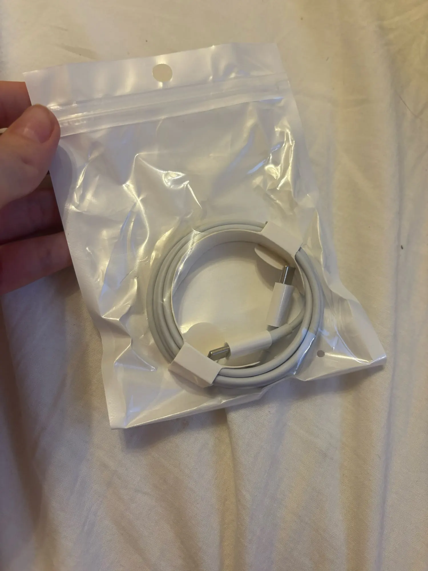 100W USB-C to USB-C Fast Charging PD Cable for iPhone 15 Pro Max iPad Air 5 Macbook Huawei Mate 60 Samsung Type C to Type C Cord photo review