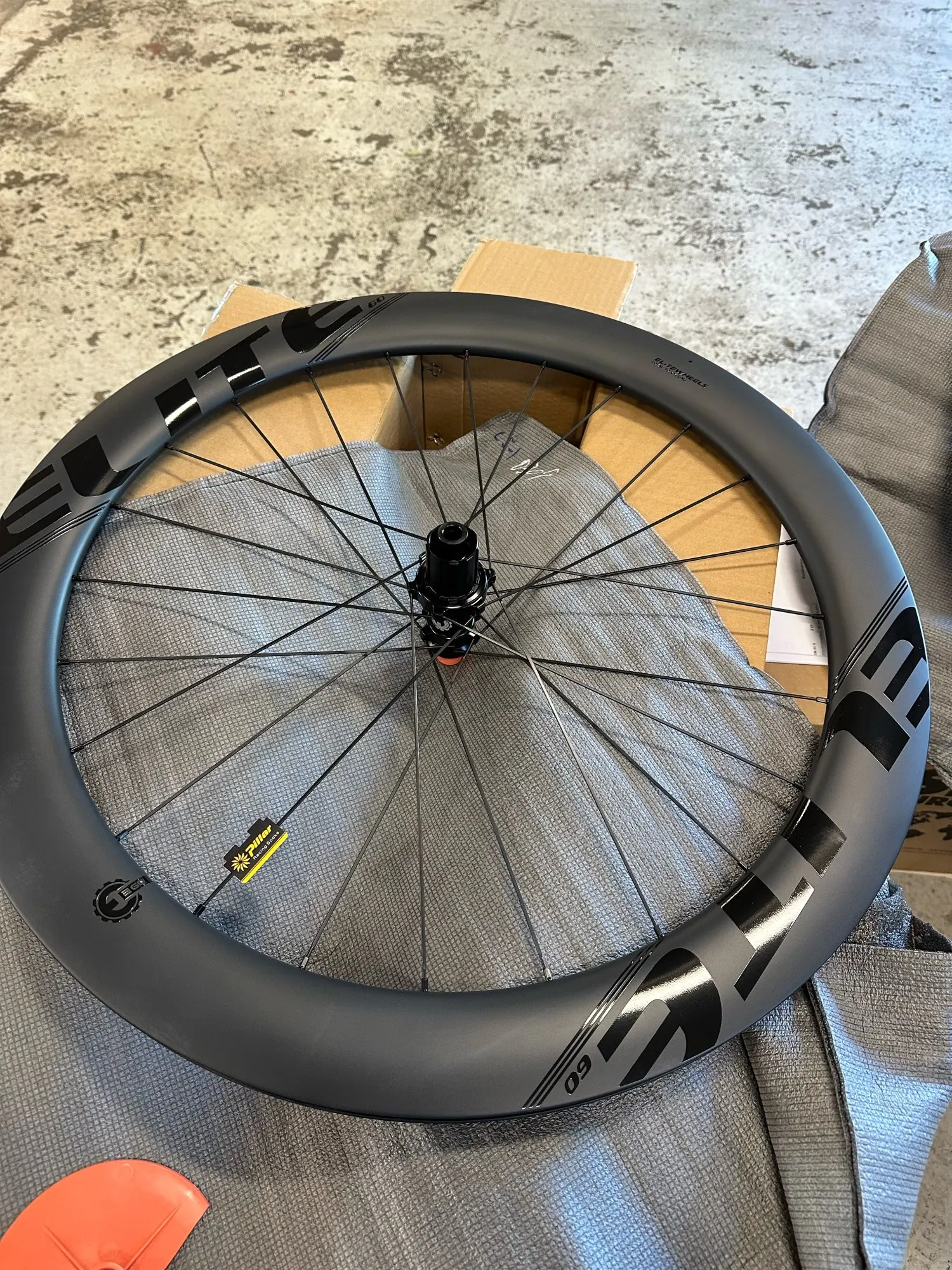 ELITEWHEELS ENT Disc Brake Carbon Wheels 700c UCI Quality Road