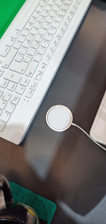 Magnetic Wireless Charger Fast Charging Pad Stand With Type C Cable photo review