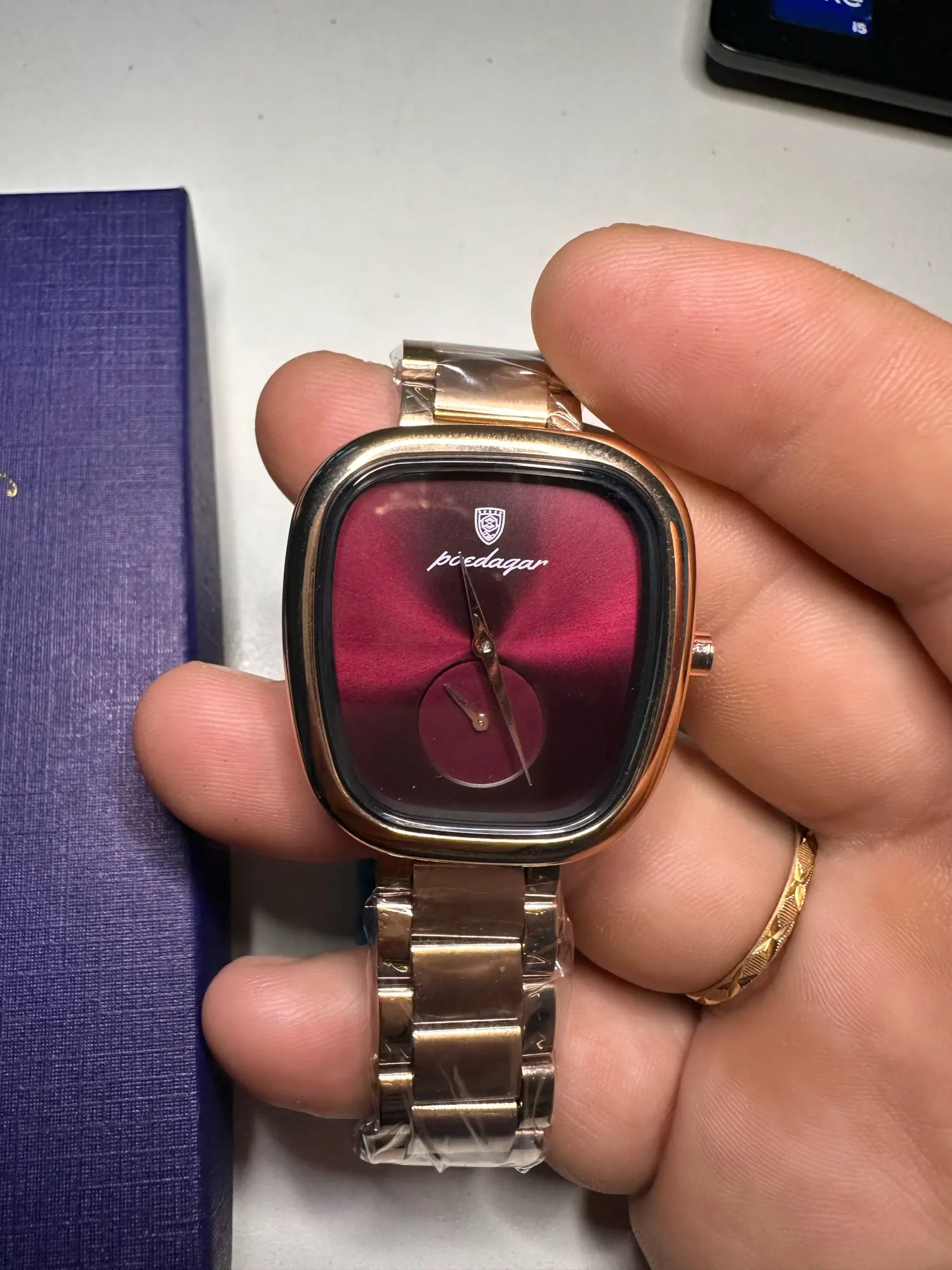 POEDAGAR Luxury Watch for Woman photo review