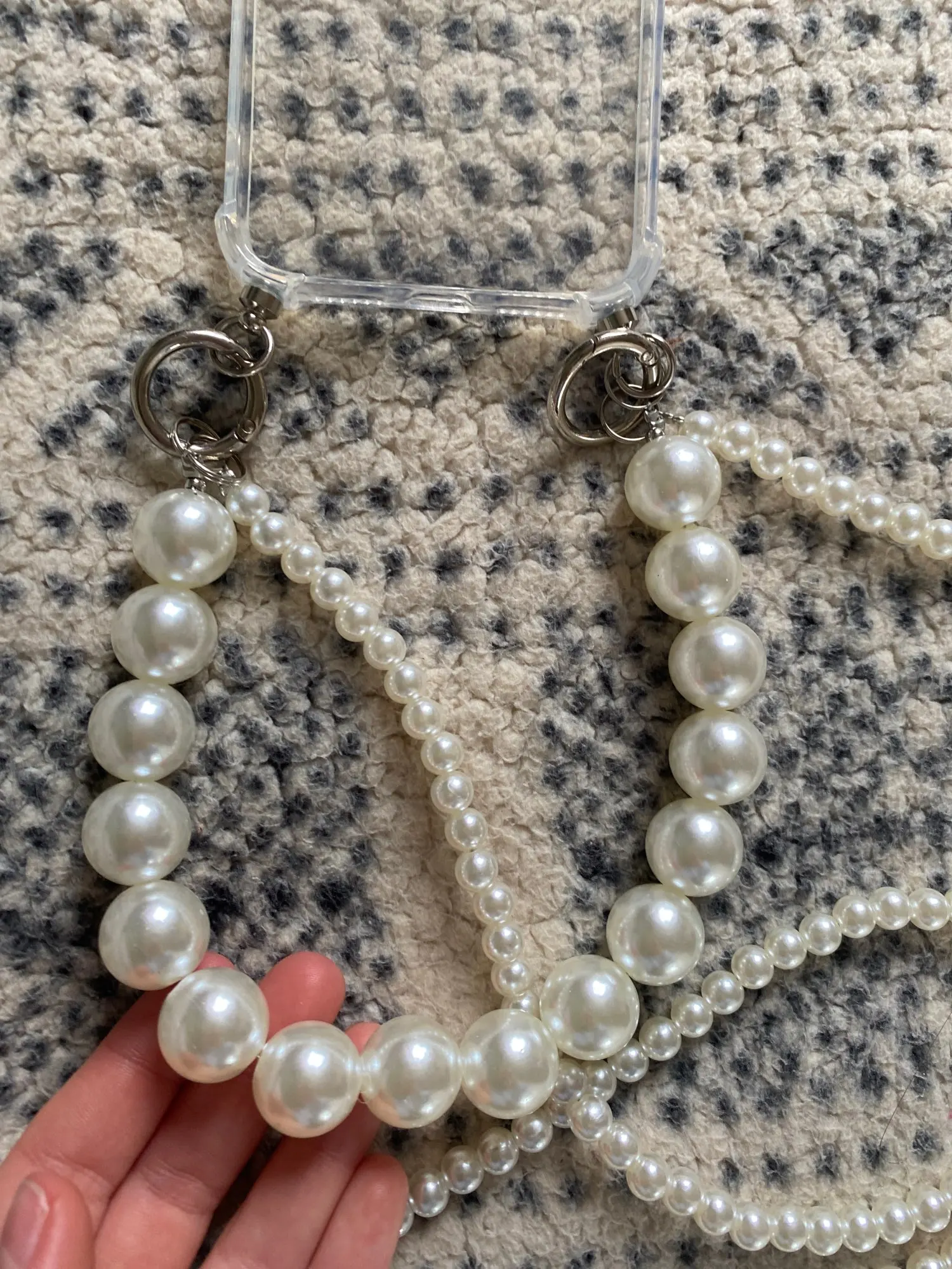 Pearly Elegance: Pearl Bracelets Chain Case photo review