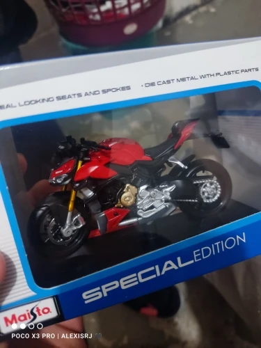 Maisto Ducati Panigale V4 S Corse 1:18 Scale Alloy Motorcycle Diecast Model Collectible Grade Gift Toy photo review
