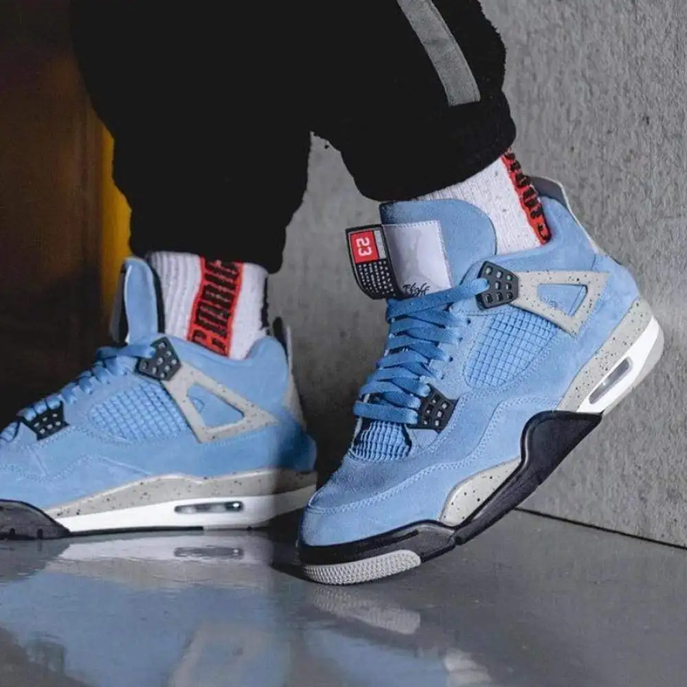 Рисунок 6 - Мужские классические кроссовки University Blue AJ4