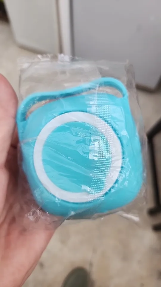 Brosse à shampoing 2-en-1 pour chien et chat – Peigne de massage en silicone avec réservoir 80ml, épurateur de toilettage doux pour poils courts photo review