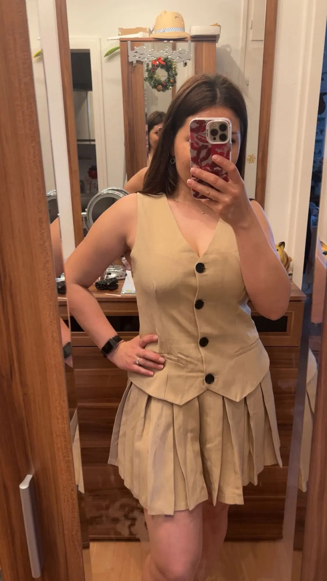 Women's V-Neck Sleeveless Pleated Mini Dress photo review