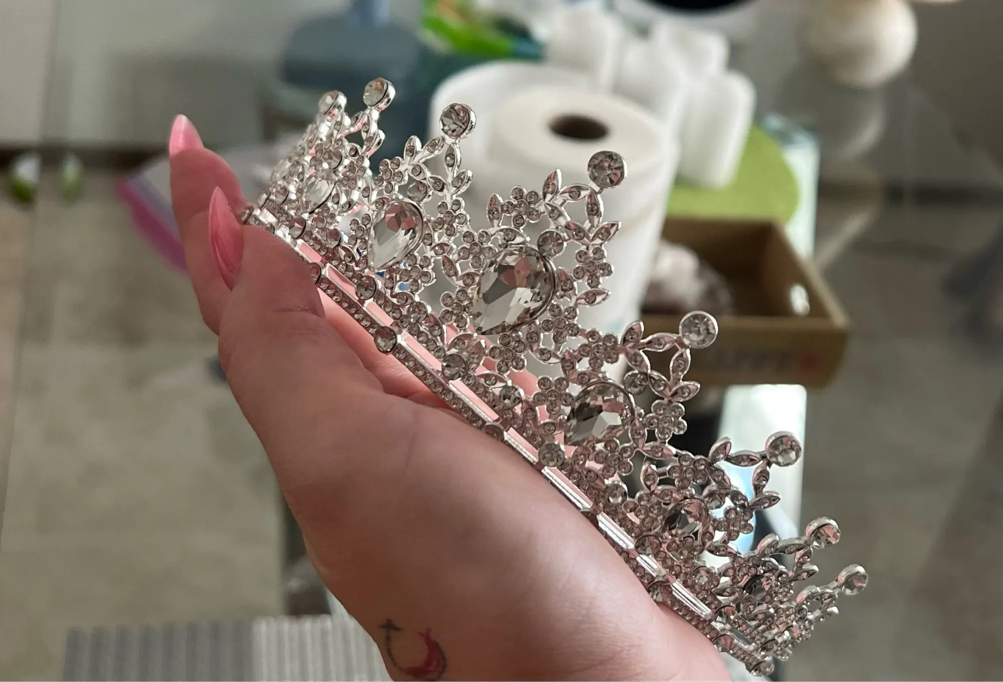 Crystal Silver Color Wedding Crown photo review