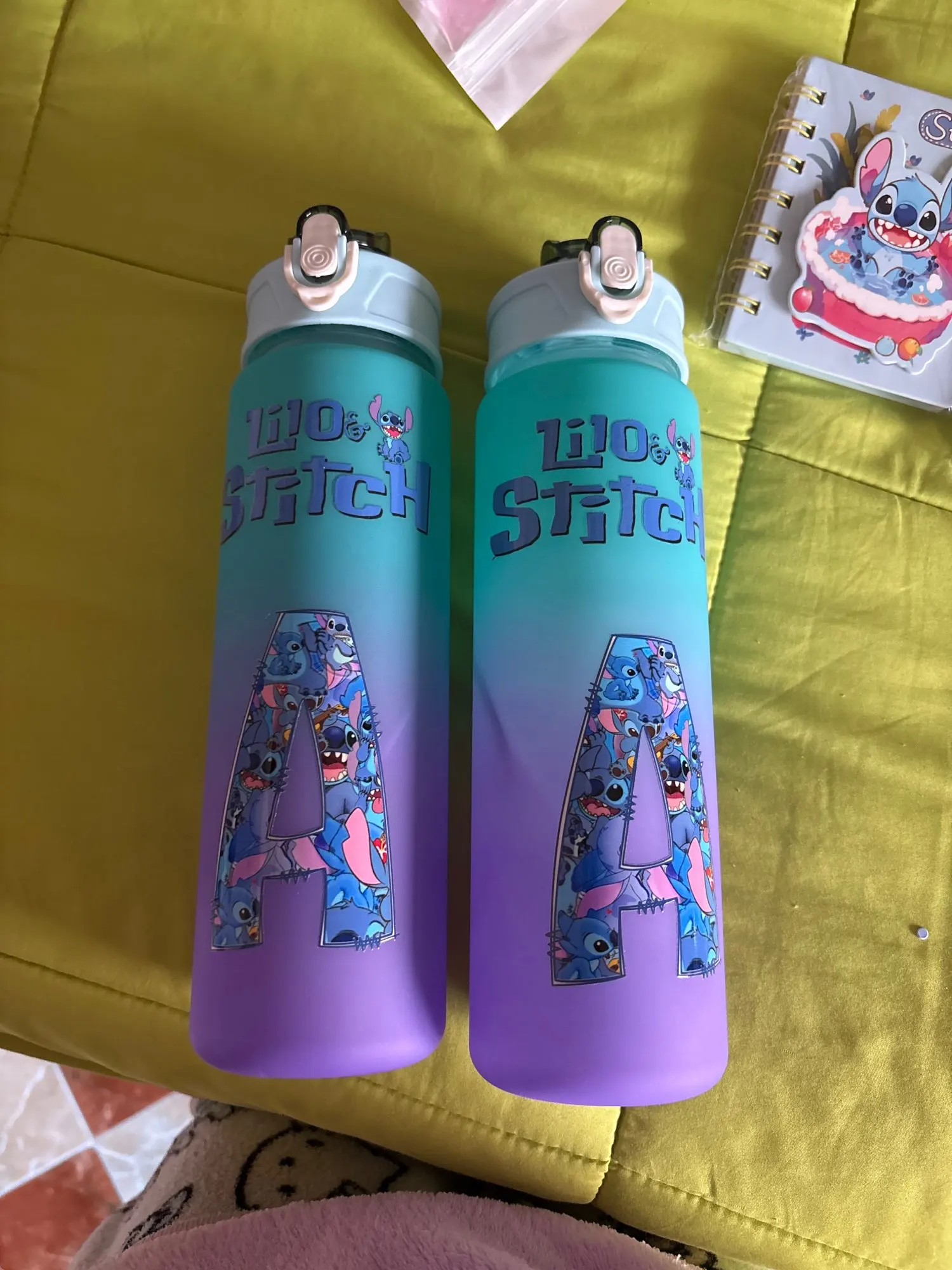 Botella de agua con estampado de Lilo Stitch para niños, recipiente portátil de gran capacidad para beber, con dibujos animados de Anime, para deportes al aire libre, regalo, 750ML photo review
