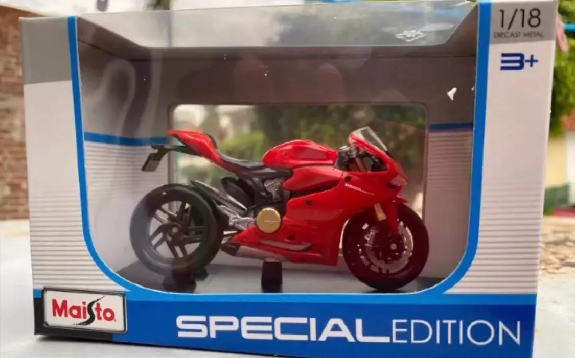Maisto Ducati Panigale V4 S Corse 1:18 Scale Alloy Motorcycle Diecast Model Collectible Grade Gift Toy photo review