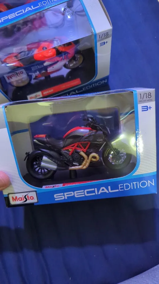 Maisto Ducati Panigale V4 S Corse 1:18 Scale Alloy Motorcycle Diecast Model Collectible Grade Gift Toy photo review