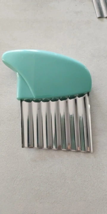 1pc Corrugated Cutter Corrugated Knife Upgraded Metal Corrugated Cutter Safety Kitchen French Fries Cutter Corrugated Slicer For Fruits Vegetables Salad Carrots French Fries Kitchen Tools Cheap Stuff photo review