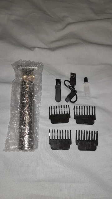 Máquina De Cortar Cabelo Para Barba Masculina Aparador Profissional barbeador acabamento Sem Fio Portátil T9 photo review