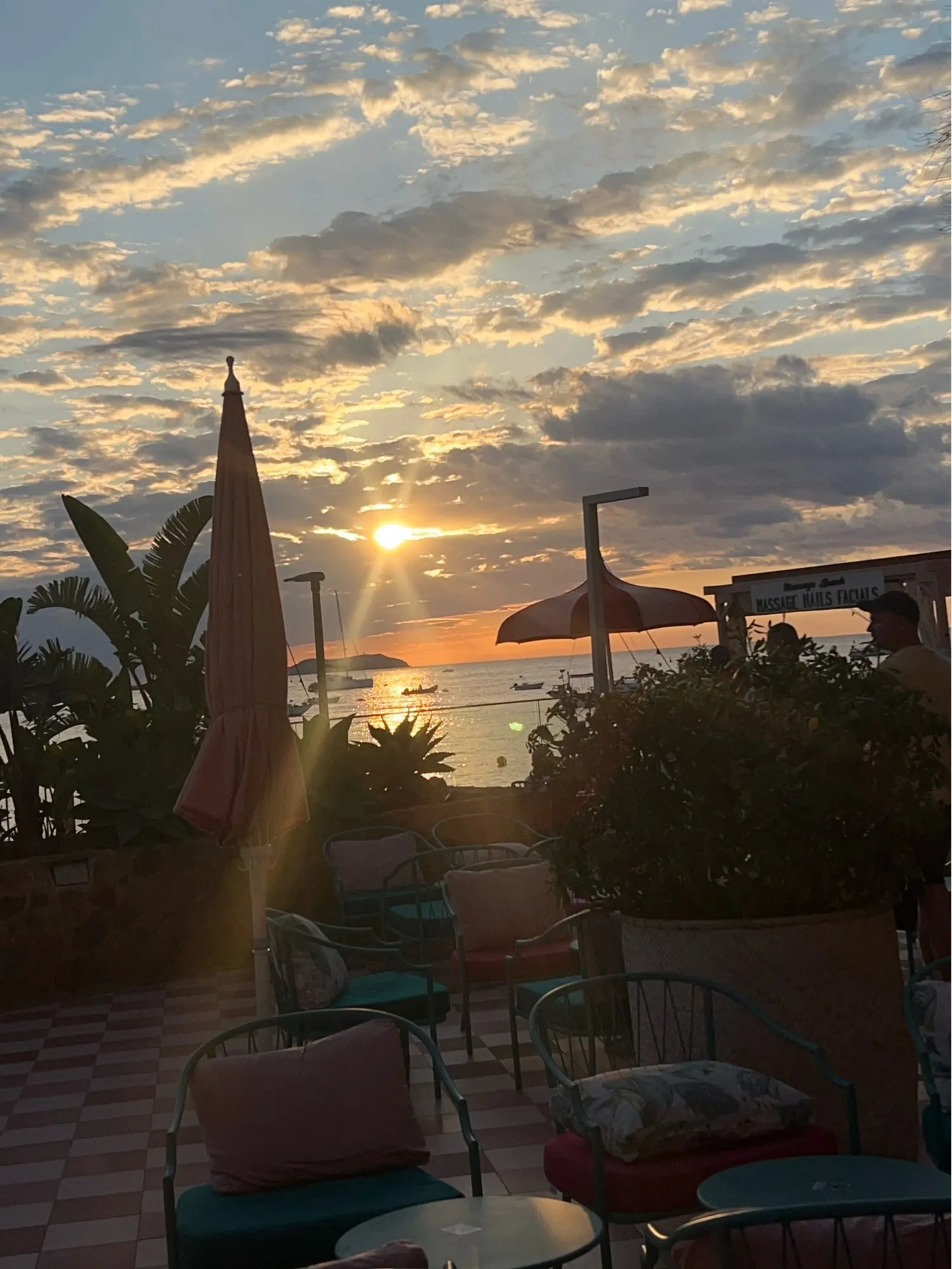 Glamorous Backless Sequin A-Line Dress for Night Out photo review