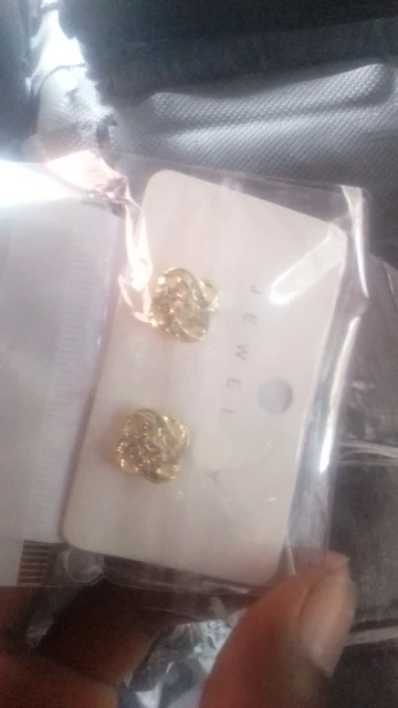 Light Luxury Zircon Stud Earrings photo review