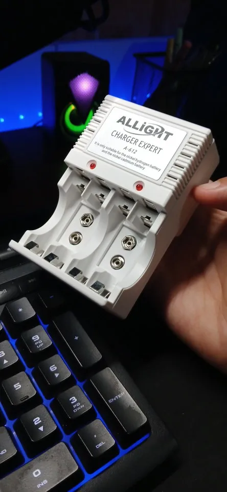 Kit Carregador De Pilhas E Pilhas Recarregáveis AA AAA - Neverdie Store photo review