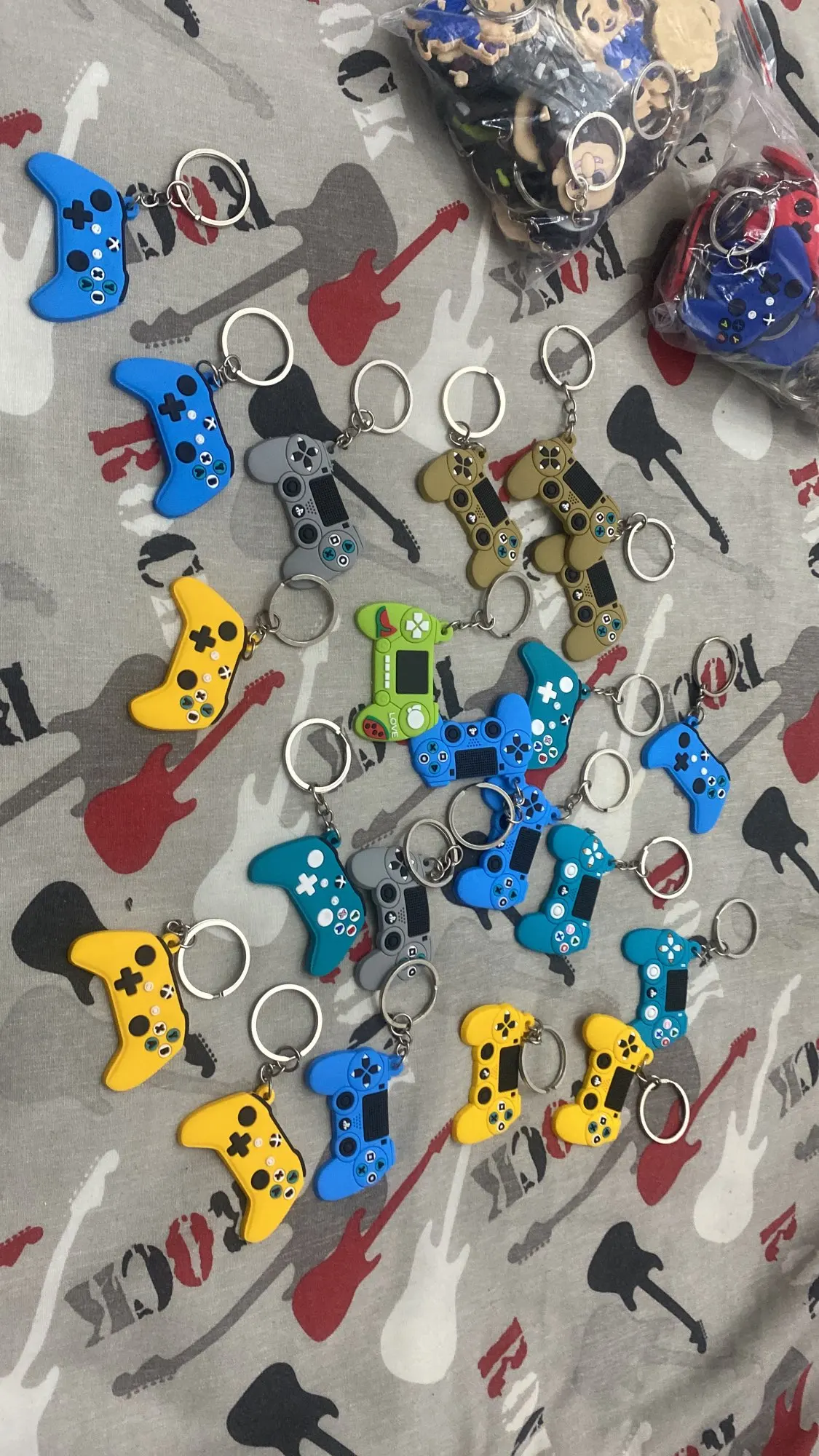 20pcs/lot Cartoon Keychain PVC Keyring Kids Gift Key Chain Key Cover Party Favor Jewelry