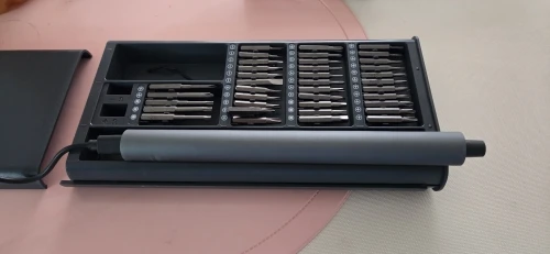 75 in 1 Precision Electric Screwdriver Set with 71 Magnetic Phillips Torx Bits 3 LED Lights Multifunctional Power Repair Tool photo review