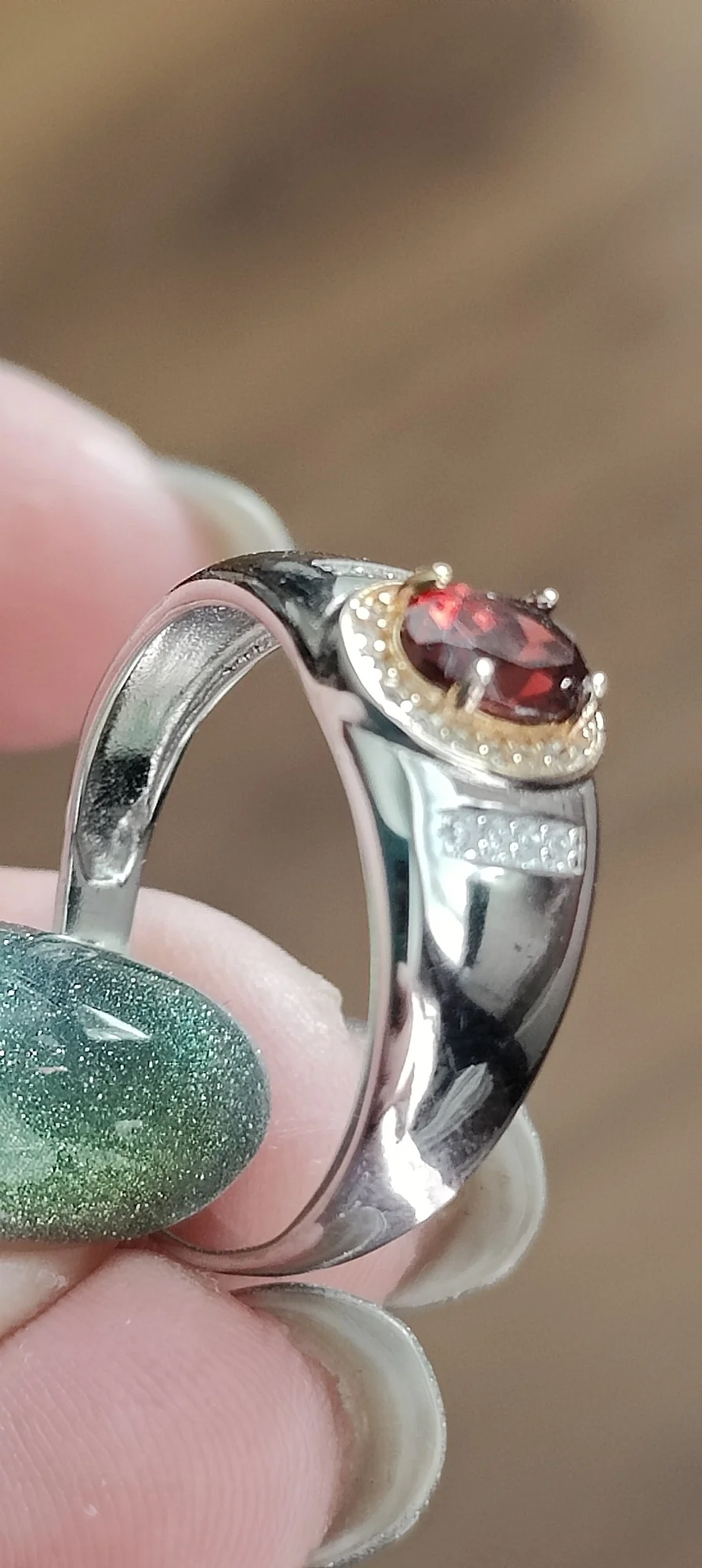 Bague en argent et pierre de Grenat - Anneau tonifiant