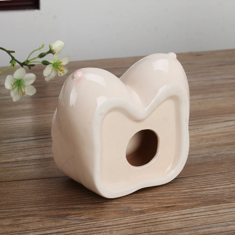 Ceramic Cigarette Ashtray Creative Funny Breast Body Art Ash Tray Living Room Ornaments Home Decoration Gift Man ceramic ashtray