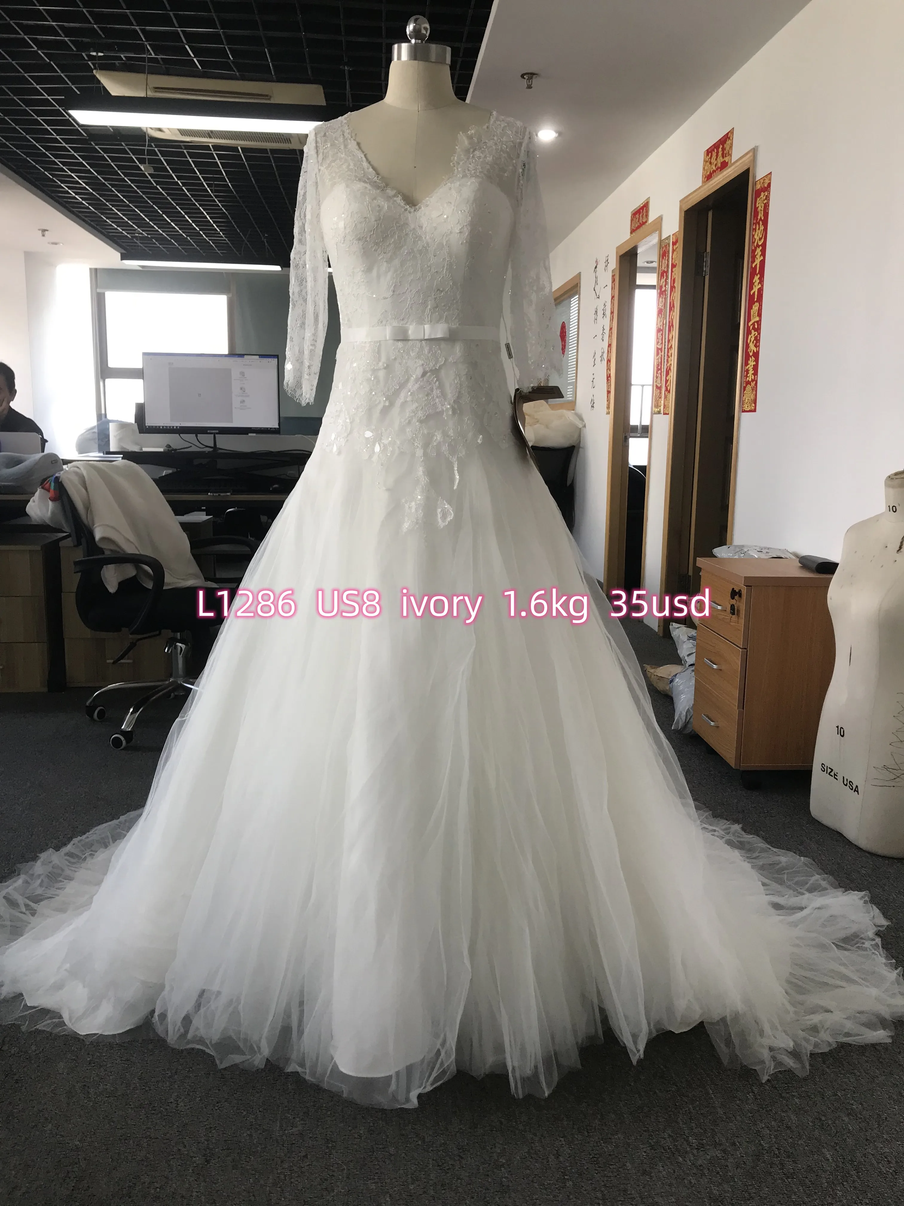 

CloverBridal Cheap Worthy Zipper+Buttons Back Wedding Dresses Fast Shipping Discount Lace Sleeves Bridal Gown Long Train L1286