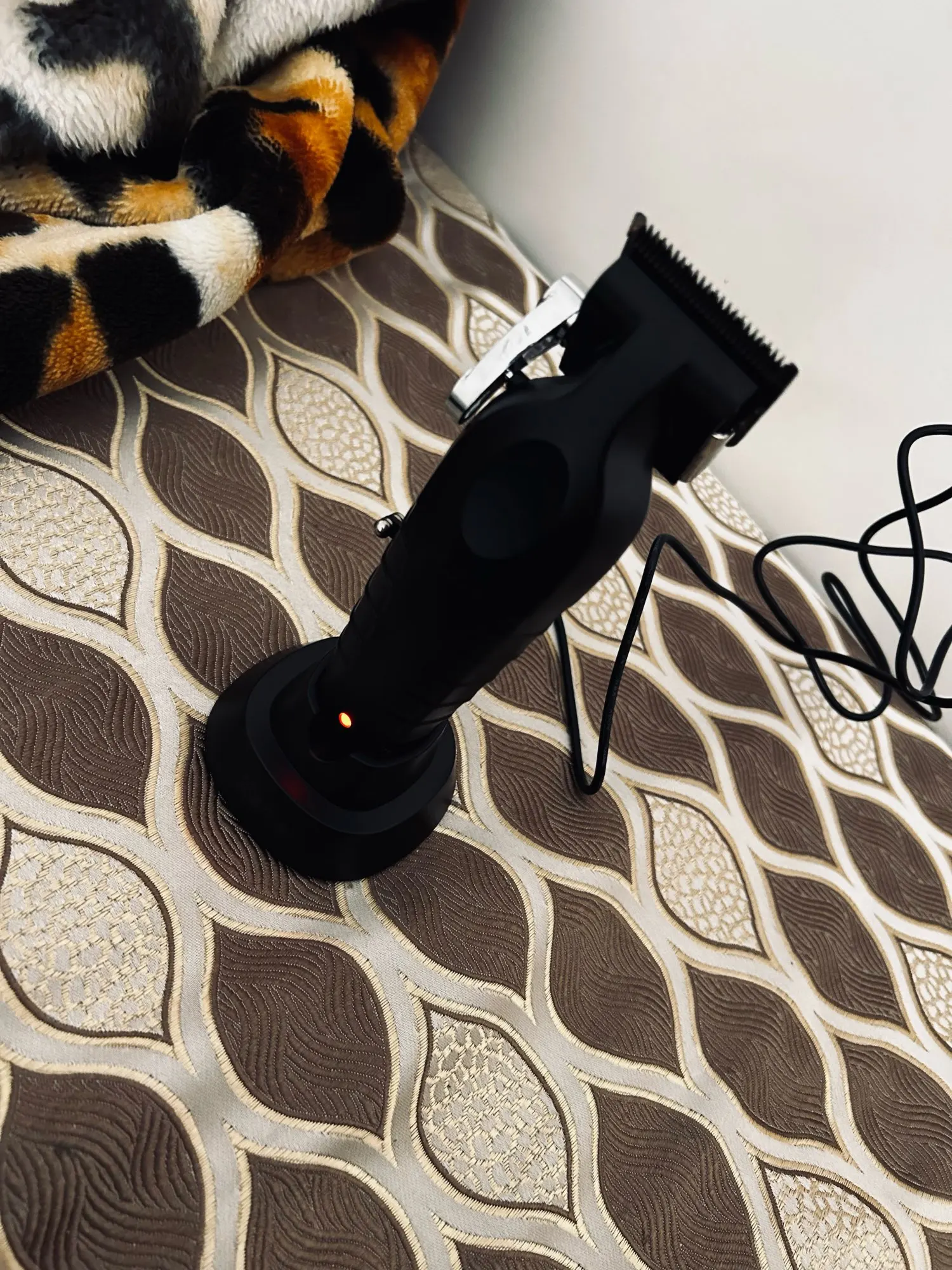 Kemei KM-2296 KM-2299 KM-1102 Kit de cortadora de pelo Afeitadora eléctrica para hombres Máquina cortadora de pelo Máquina para cortar cabello profesional photo review