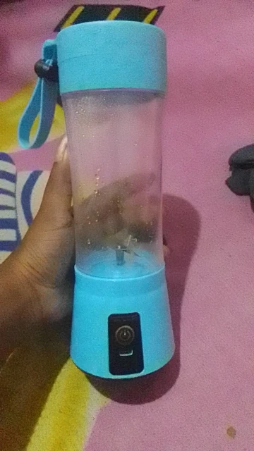 Electric Mini Juice Shake Blender Portable Mini Whirlwind Juice Cup Charging Mini Edition Fruit Juice Machine 6 Blades photo review
