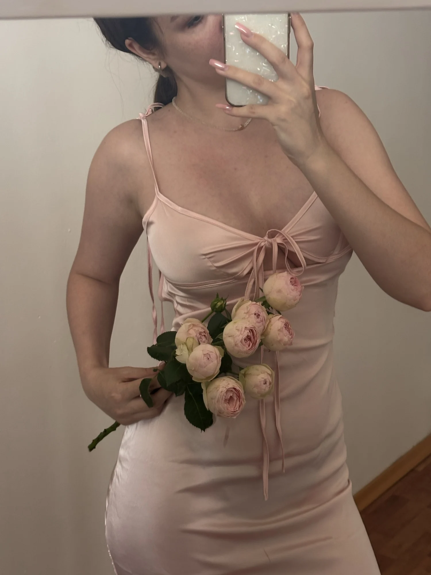Enchanting Pink V-Neck Lace-Up Dress for Summer Elegance photo review
