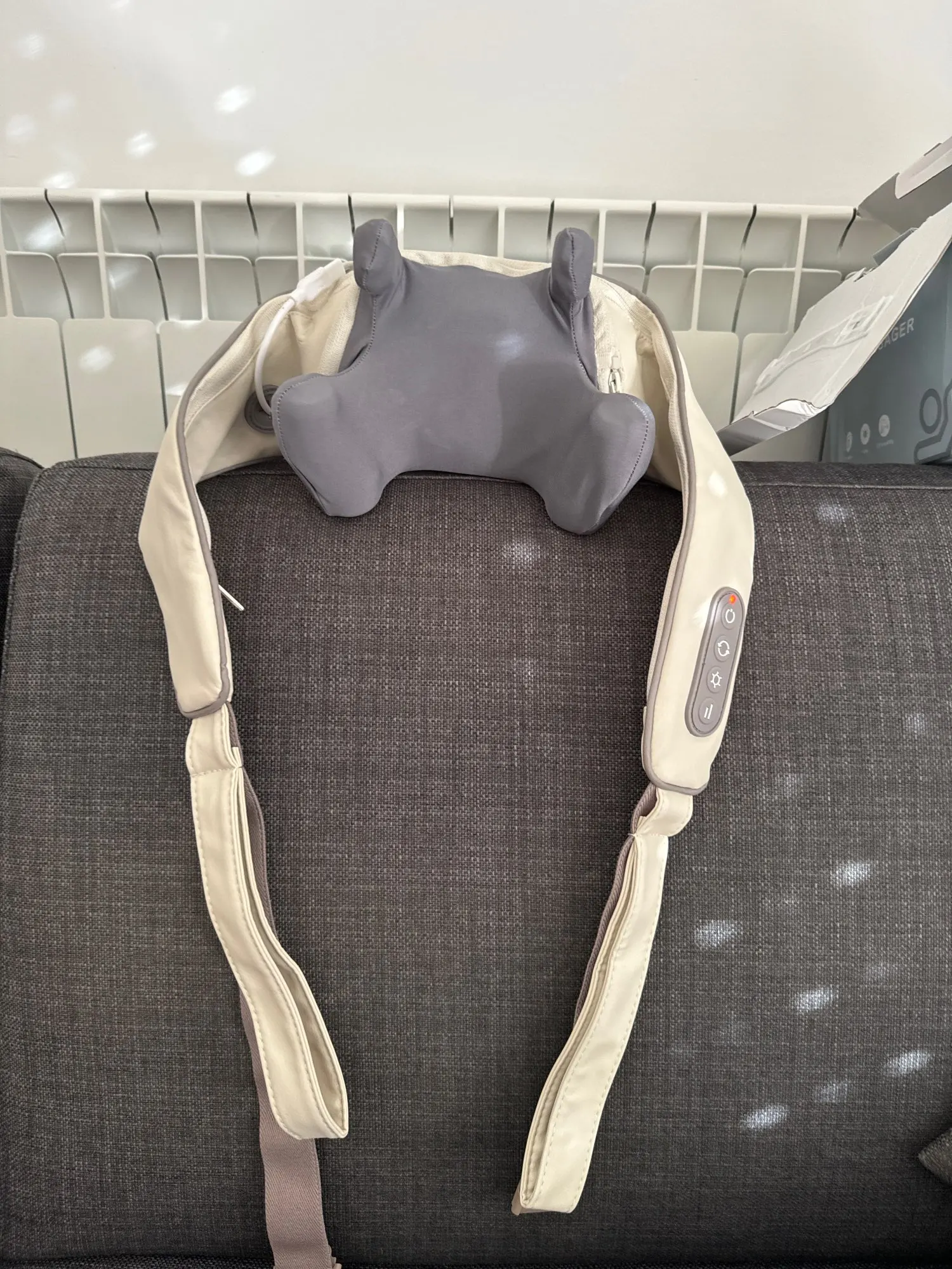 ReFresh - Nacken- und Rückenmassagegerät (Beige) photo review