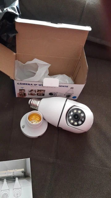 Câmera de Segurança Visão 360 com Wifi e Encaixe de Lampada Bocal photo review