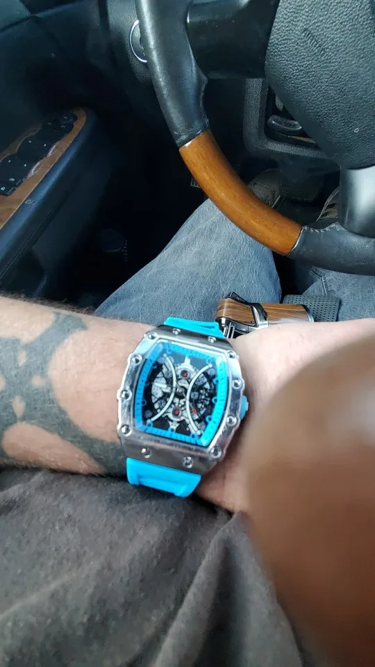 Relógio masculino luz marca de luxo barril vinho dial moda noite brilho relógio esportivo calendário reloj l146 photo review