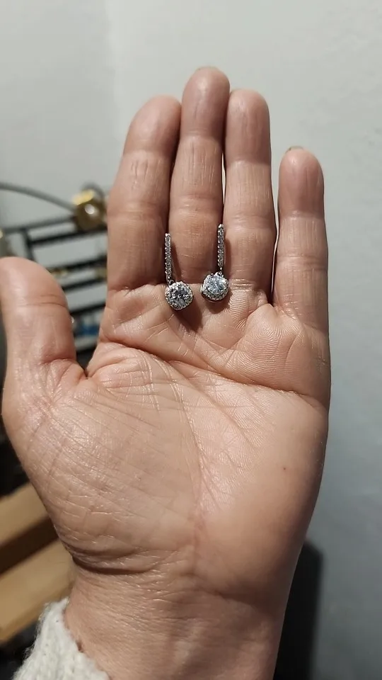 2CT Moissanite Huggie Hoop Earring photo review