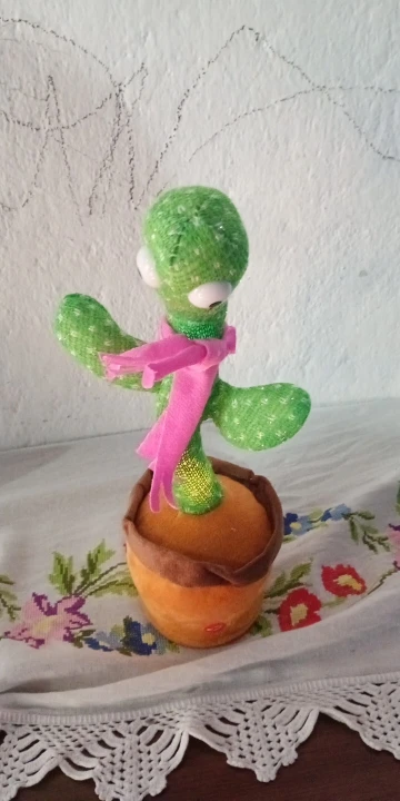 Kit 1/2 Cacto Dançante e Falante Interativo Recarregavel Reproduz Voz, Música, Dança, Luzes, Pelúcia Boneco Brinquedo+cabo photo review