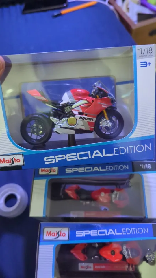 Maisto Ducati Panigale V4 S Corse 1:18 Scale Alloy Motorcycle Diecast Model Collectible Grade Gift Toy photo review