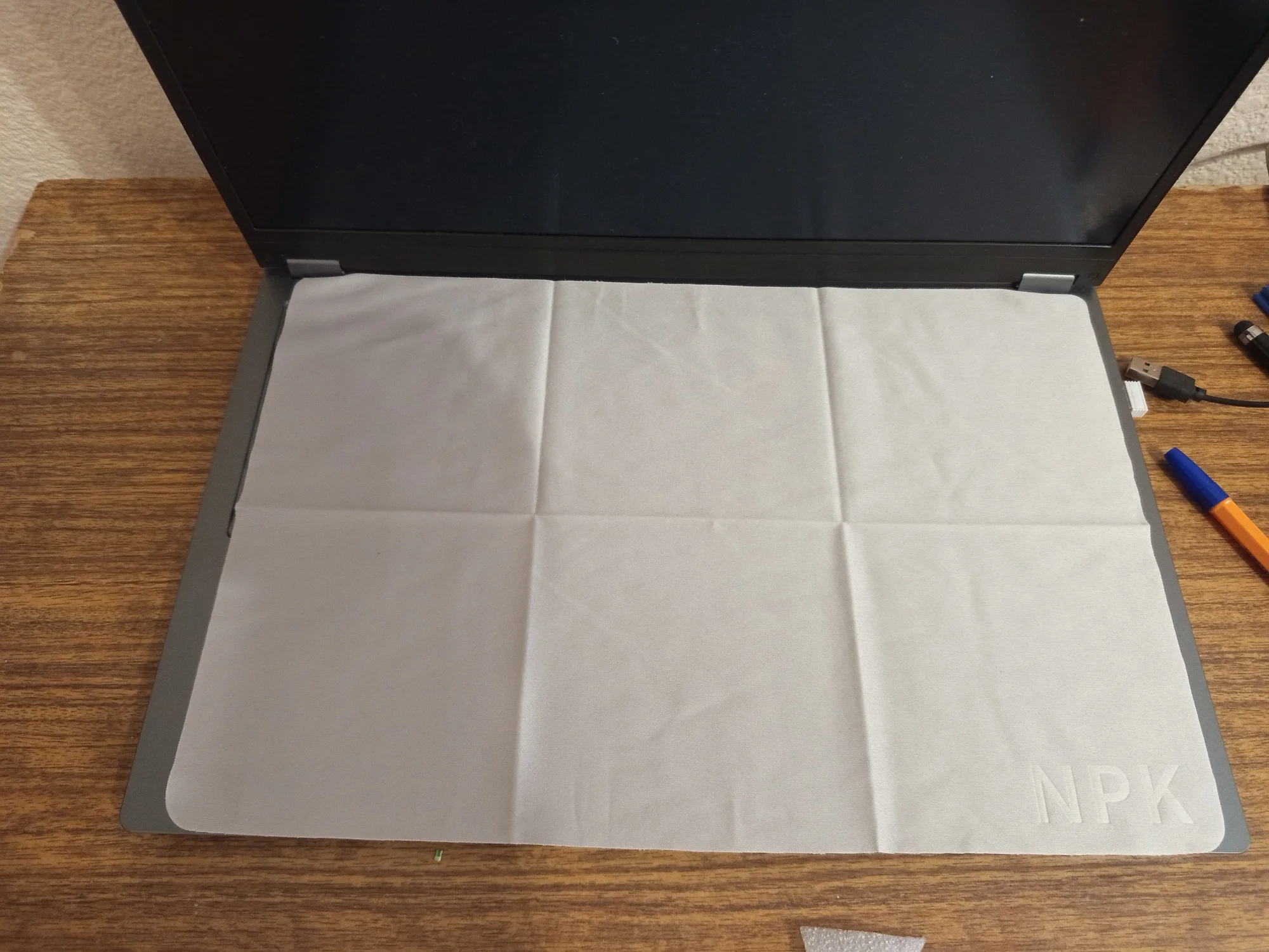 Microfiber Dustproof Protective Film For Laptop 13/15/16 Inch Laptop Screen Cleaning Cloth Notebook Palm Keyboard Blanket photo review