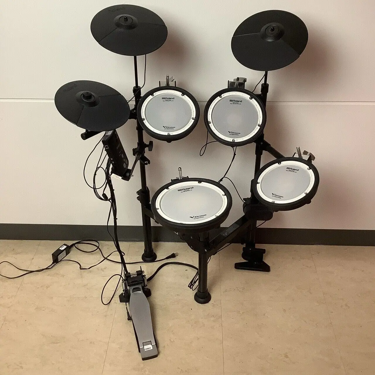 

BRAND NEW 100% TD-1KPX Portable V-Drums Monitor Bag And Drum Mat.