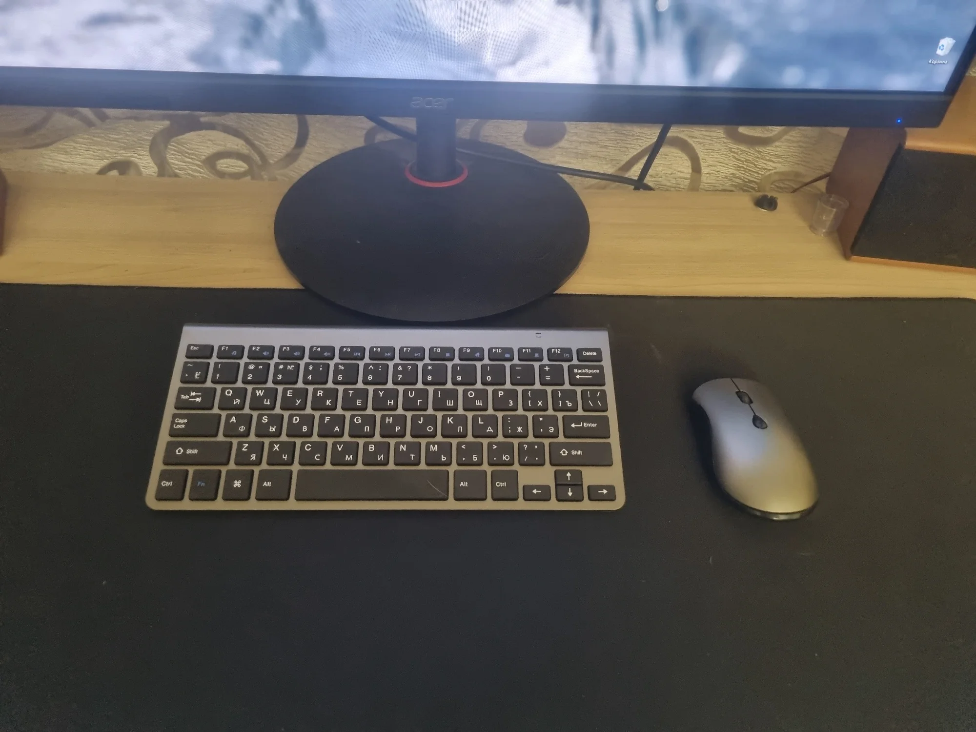 Compact Wireless Keyboard and Mouse Kit photo review