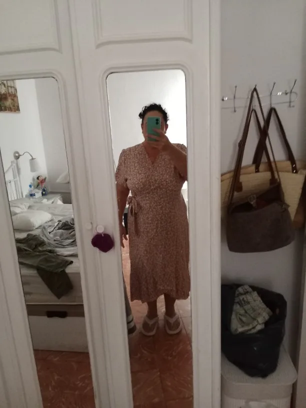 Women's Plus Size Floral V-Neck Maxi Dress photo review