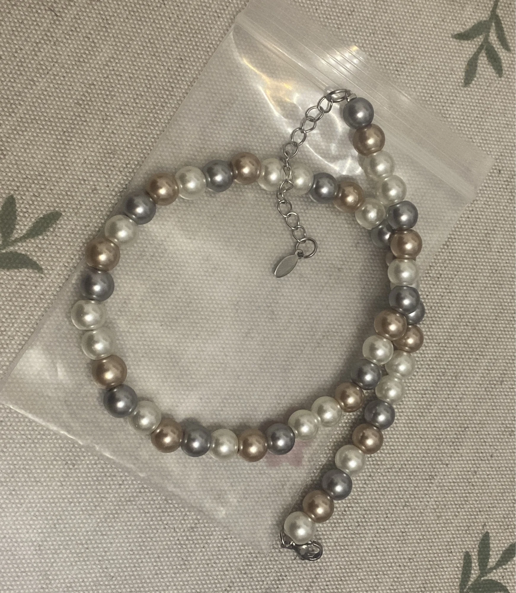 French Elegant Mixed Color Pearl Beaded Necklace photo review