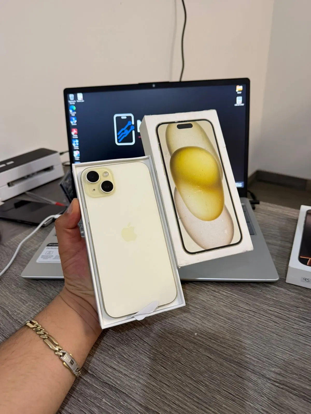 R36 ULTRA photo review