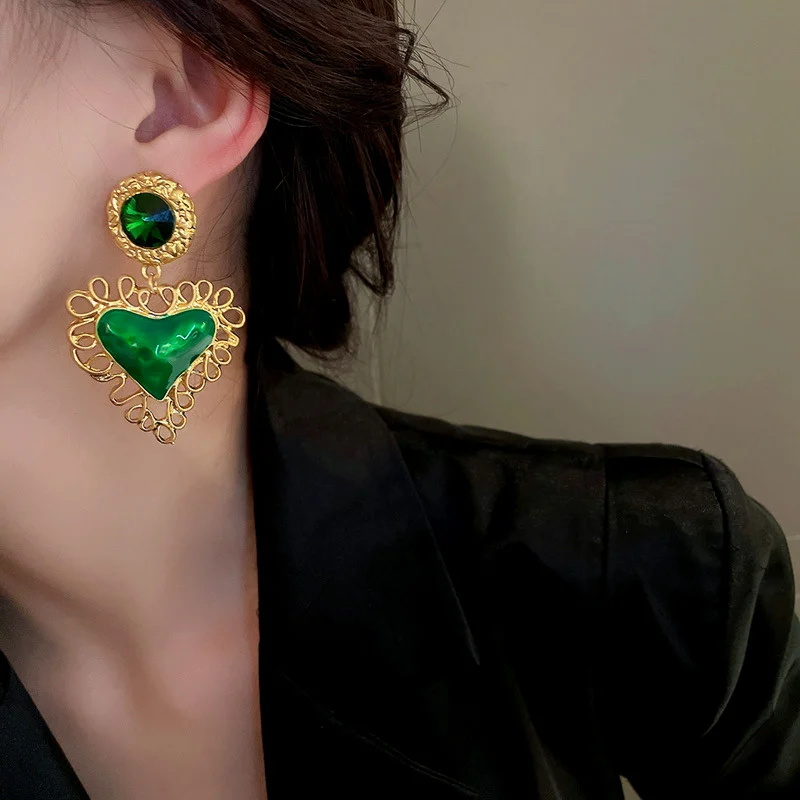 HUANZHI Retro Enamel Pearl Flower Heart Colorful Metal Pendant Earrings 2022 New Winter French Vintage Jewelry Pendientes Mujer
